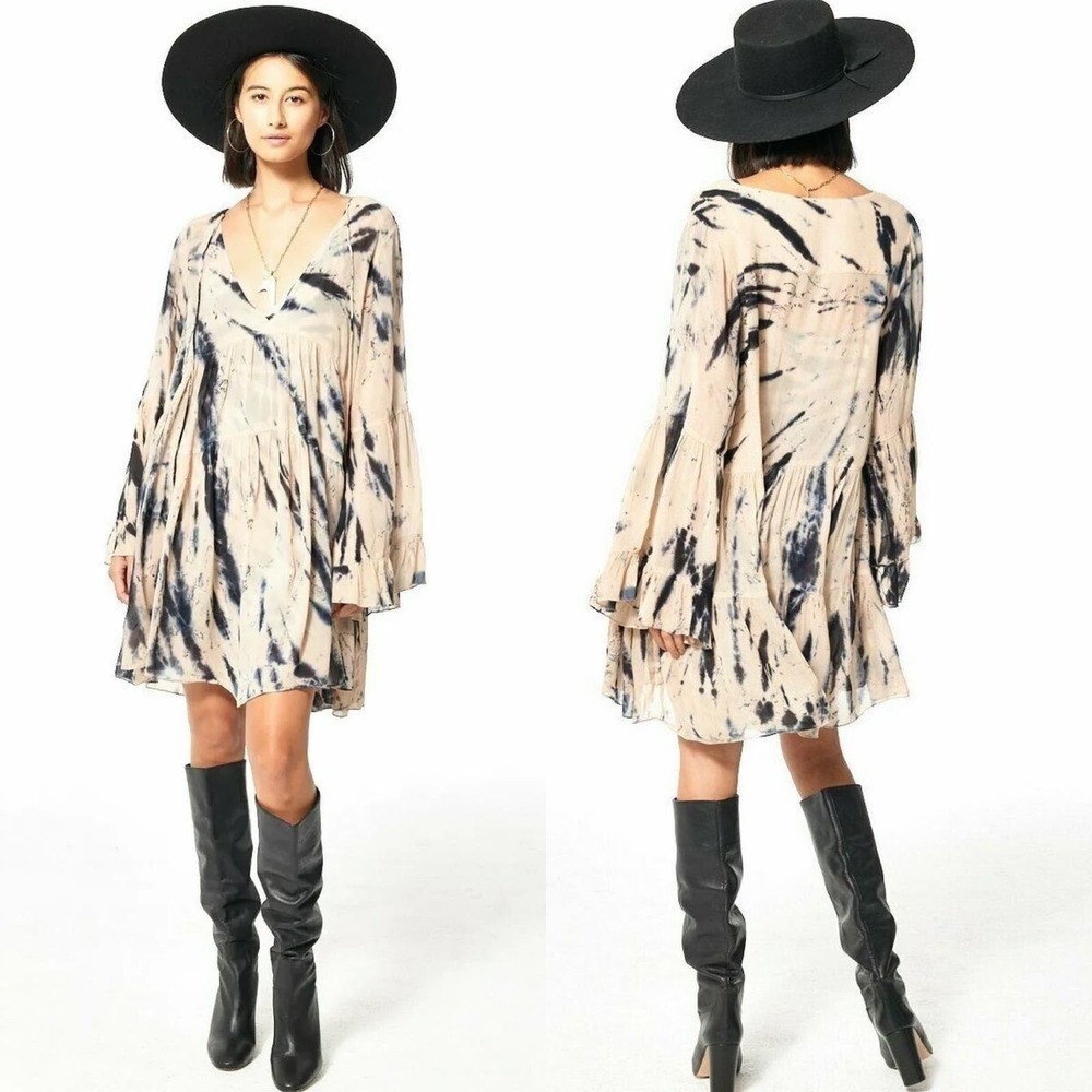 Young Fabulous & Broke Beige and Black Tie-Dye V‑Neck Midi Dress